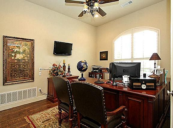 4th image of 2238 Landoine Ln