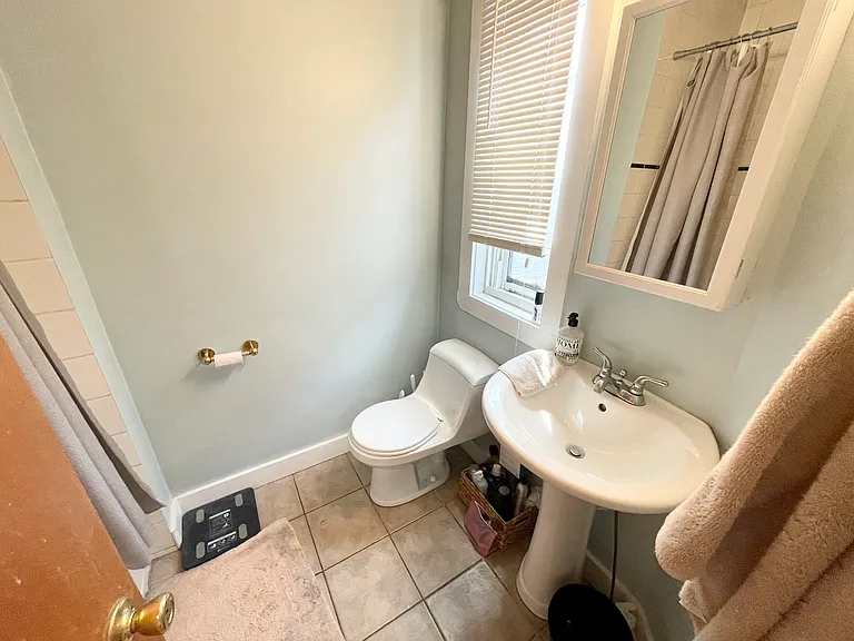 44-46 Ward St #2 — Photo 11
