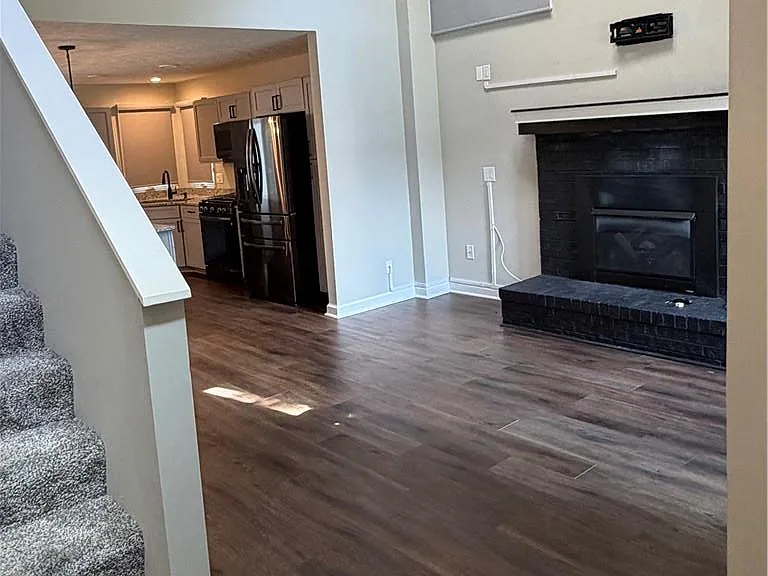 4345 Frontenac Dr — Photo 4