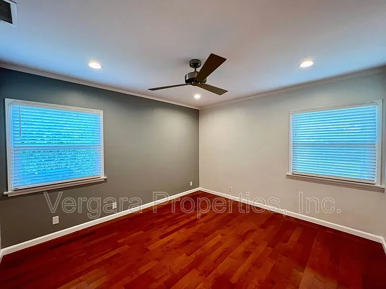6531 W 85th St — Photo 10