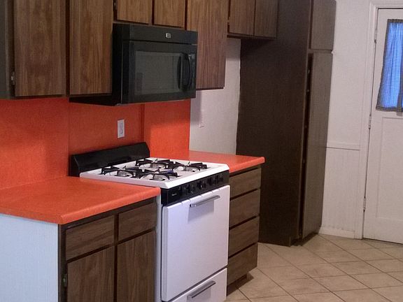 4th image of 4915 N D St