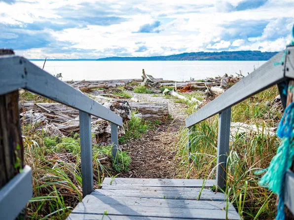 22975 Marine View Drive S #C-304, Des Moines, WA 98198