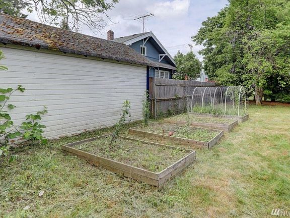 2nd image of 8001 S Park Ave