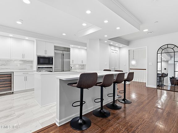 3rd image of 51 Forest Ave APT 13