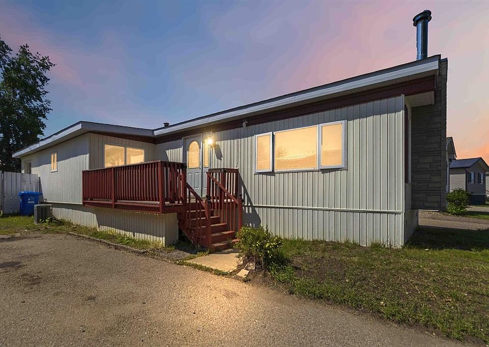 1st image of 336 SE Grenfell Cres