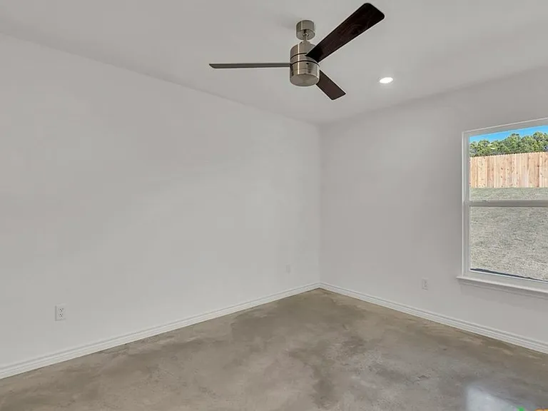 1211 Concord Dr — Photo 5