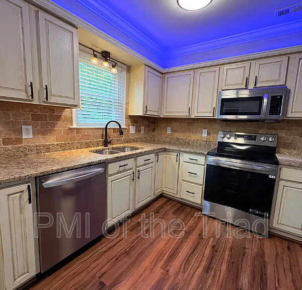 3900 Hunt Chase Ct — Photo 5