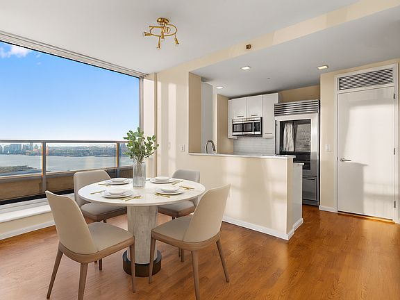 5th image of 635 W 42nd St APT 38F