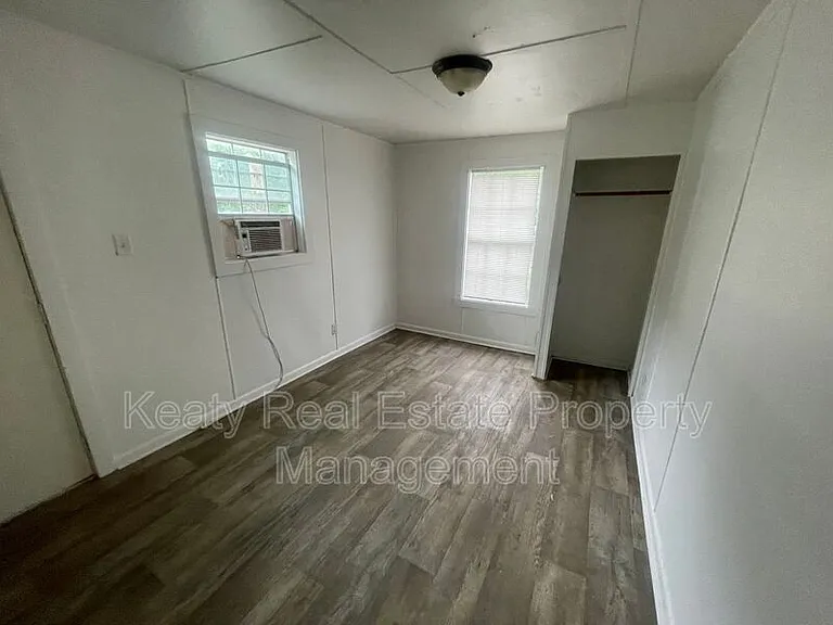 111 Dora St — Photo 8