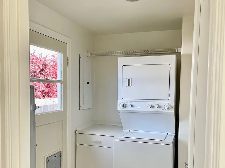 1203 E Georgiana St — Photo 12
