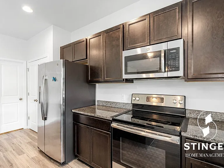 21 Chestnut St — Photo 11