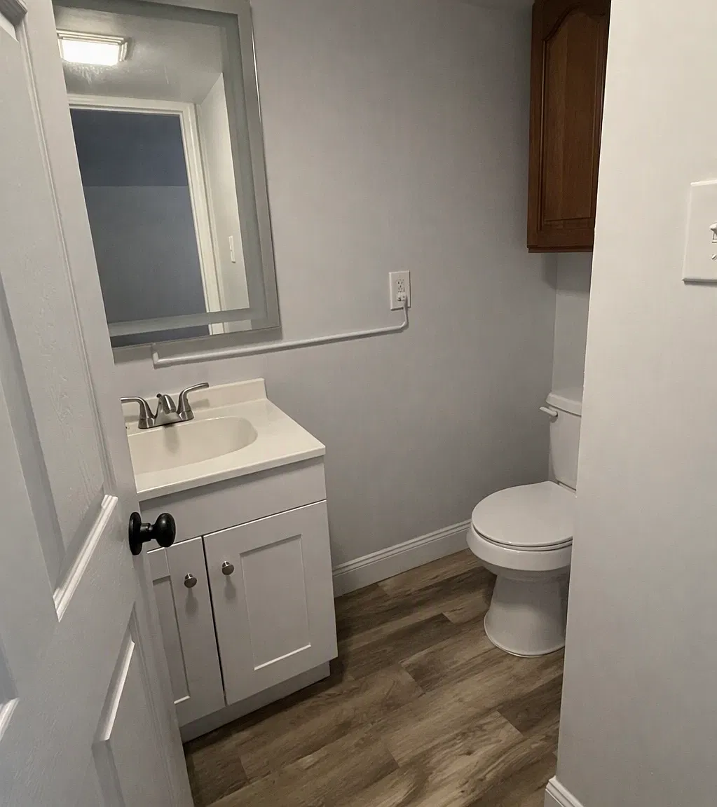 2 bed, 10 sqft, $1,000 — Photo 4