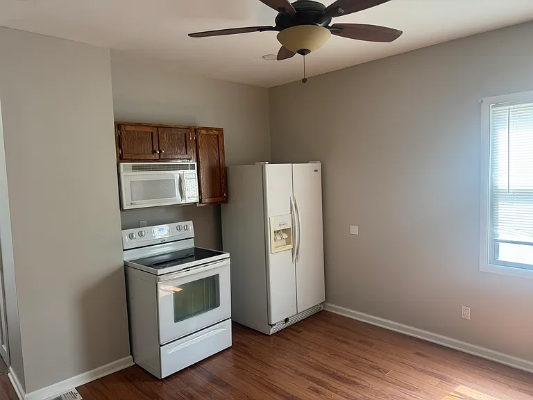 6907 Denison Ave — Photo 2