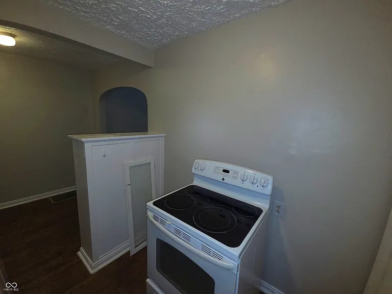 3754 Baltimore Ave — Photo 10