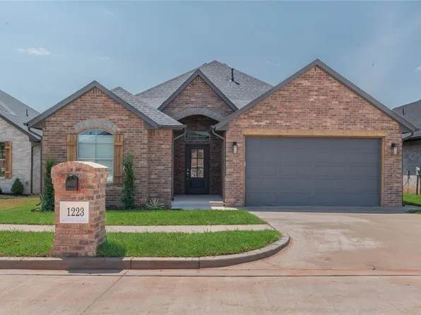 1223 Colonial Ave, Tuttle, OK 73089