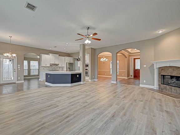 5th image of 9234 Cold Hollow Ln
