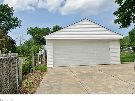 2nd image of 30961 Willowick Dr