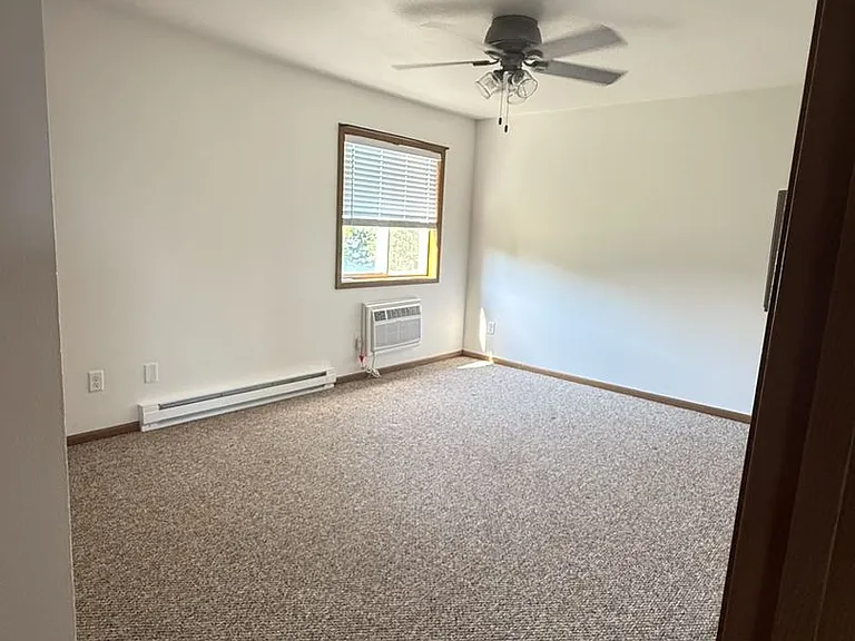 1516 Vogt Dr — Photo 12