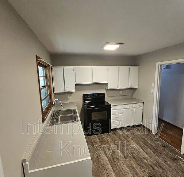 2000 Nandina Dr — Photo 9