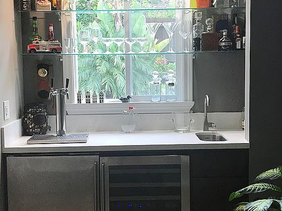 WET BAR