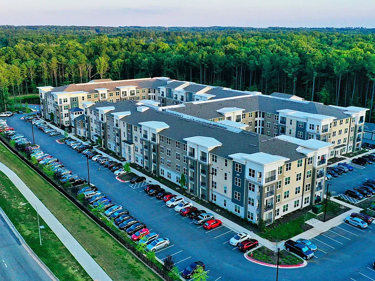 Pointe at Lake Crabtree Apartments — Photo 33