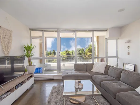 221 Union St #720, Vancouver, BC V6A 0B4