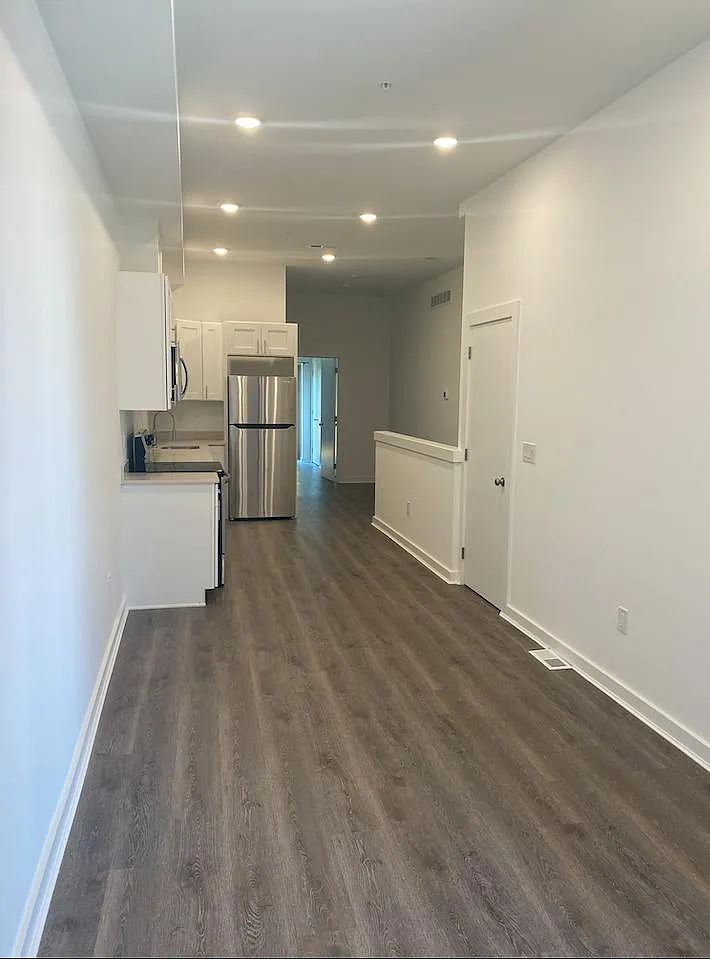 3 bed, 1260 sqft, $1,650 — Photo 1