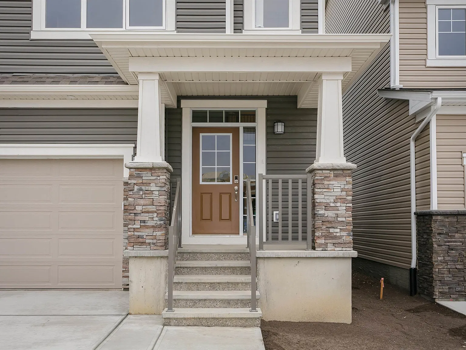 4 bed, 2.5 bath, 2224 sqft, $2,500 — Photo 2