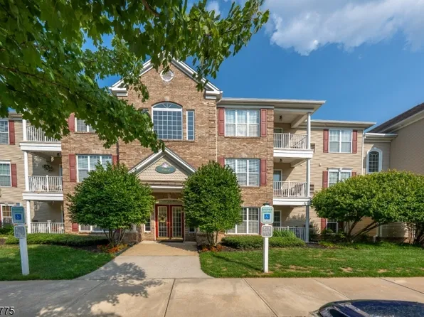 319 Sophee Ln, Lakewood Twp., NJ 08701