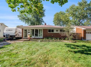 11463 Diamond Dr, Sterling Heights, MI 48314