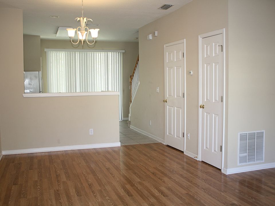 Living/Dining Area