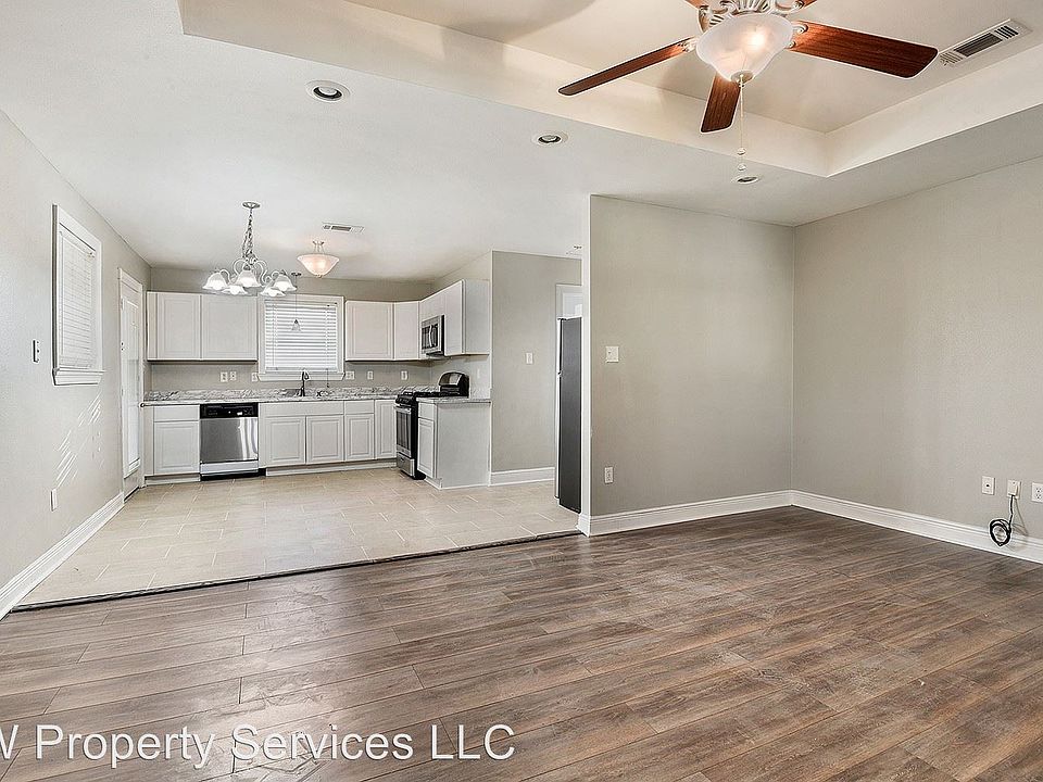 1st image of 210 W Celestine St