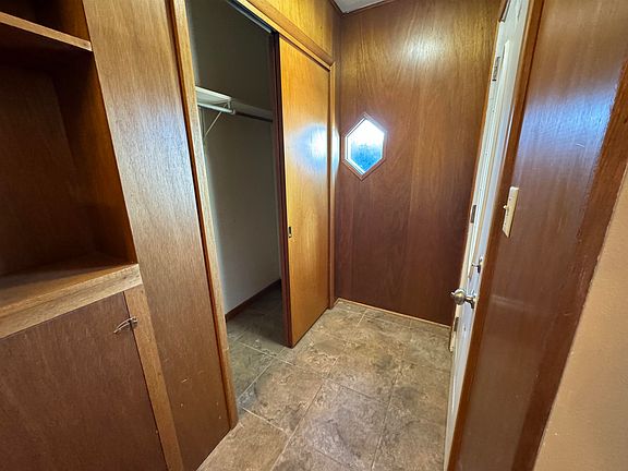 2nd image of 2320 W 5th St.