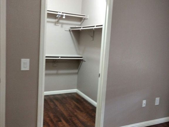 3rd image of 1050 E Cactus Ave Building 6