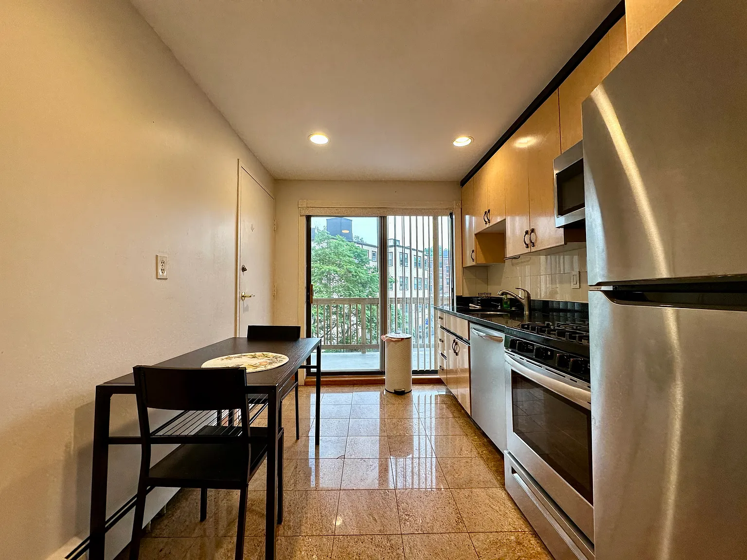 2 bed, 800 sqft, $2,800 — Photo 3