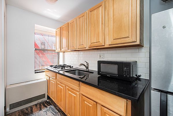 2nd image of 183 Hester St #3