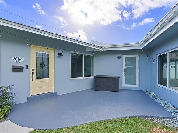 4th image of 2000 SE 26th Avenue