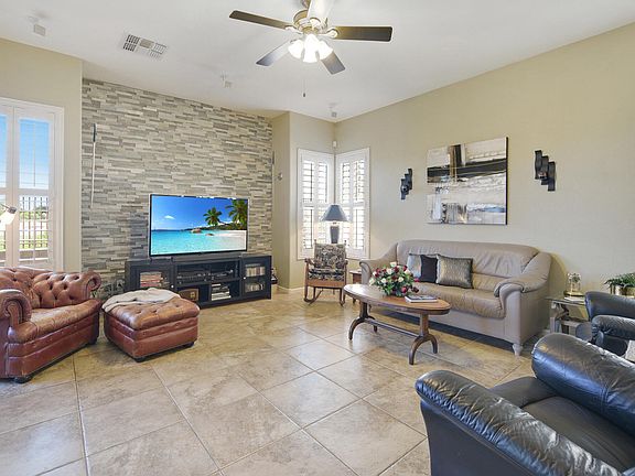 5th image of 3886 E Vallejo Dr