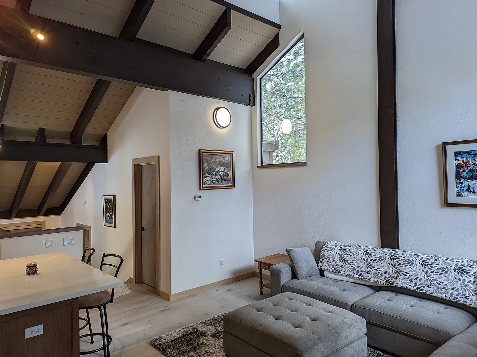 3 bed, 1300 sqft, $6,550 — Photo 3