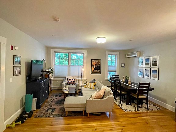 2nd image of 432 Norfolk St APT 1C