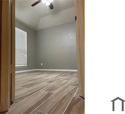 3201 Silver Springs Way — Photo 12