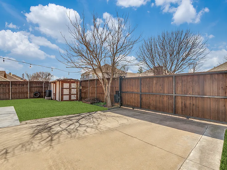 5857 Chatham Ln — Photo 25