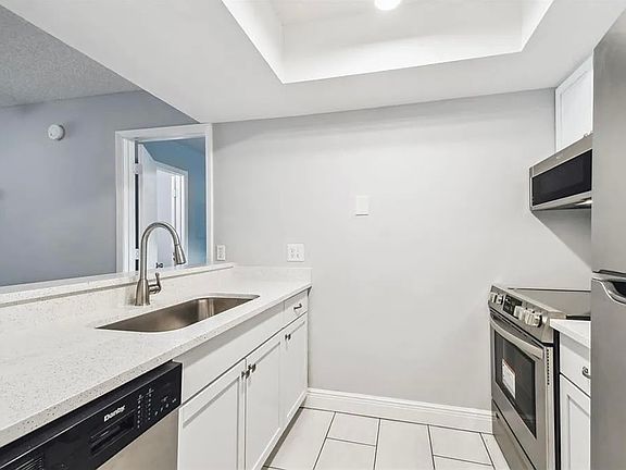 3rd image of 3808 N Oak Dr Unit U32