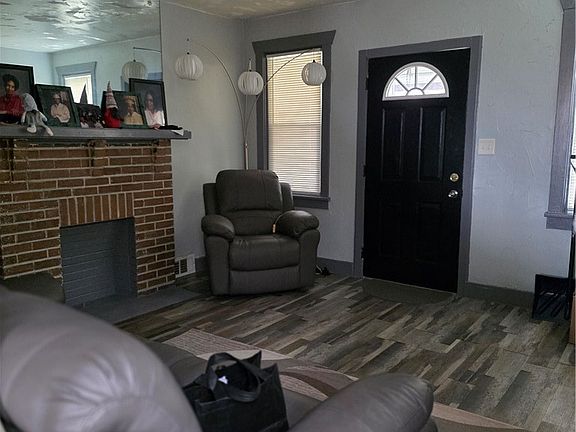 4th image of 7434-38 Race St