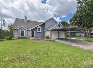 906 Willowbriar Ln, Deer Park, TX 77536