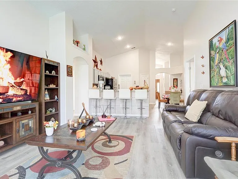 1014 Prey Ct — Photo 3