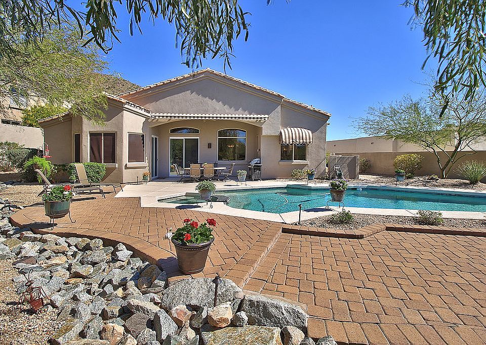 1st image of 12152 N 138th Way