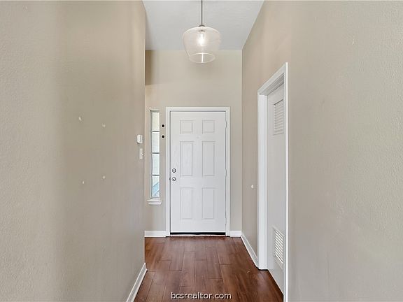 4th image of 921 Windmeadows Dr