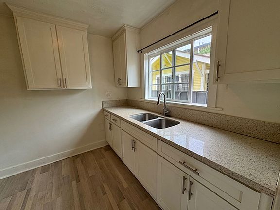 3rd image of 733 Cerritos Ave #739