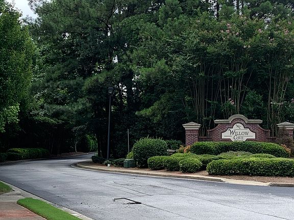 2nd image of 1537 Cove Creek Cir